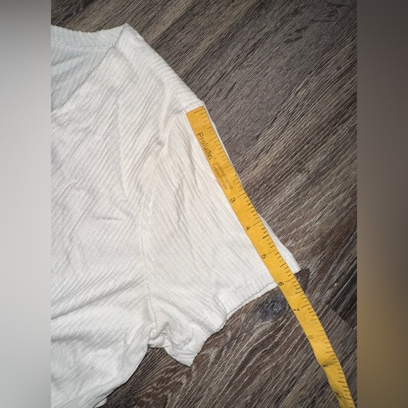 Hollister Co. Women's White Ribbed Wrap Around Tie Crop Top Size Medium - Picture 8 of 8